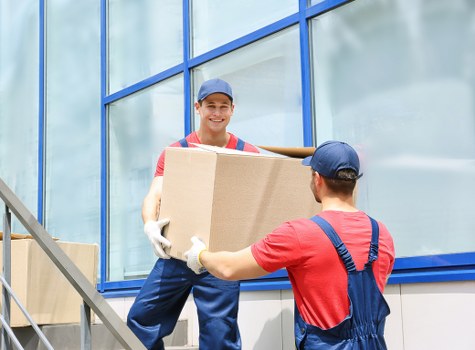 Variety of removal trucks available for hire in Manandvan Earlscourt